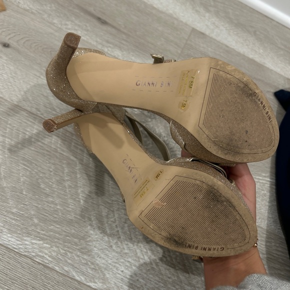 GIANNI BINI GOLD HEELS - Picture 2 of 2